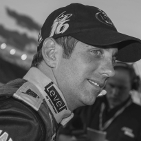 Motorsport legend dies with his family in tragic plane crash