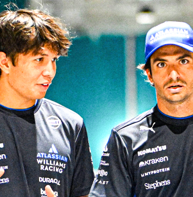 'OMG it's beautiful!' F1 fans go wild over Williams car launch